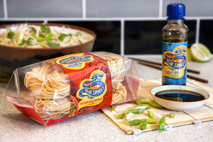 東亞食品品牌藍龍(Blue Dragon)視覺識別和包裝設(shè)計